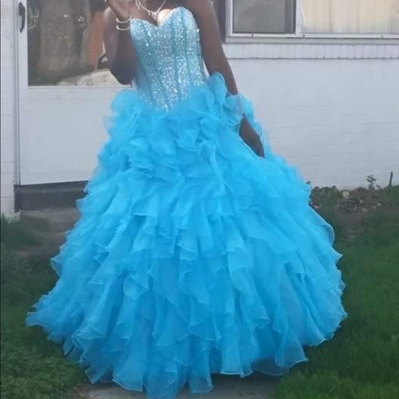Blue Prom dress - Picture 2 of 4